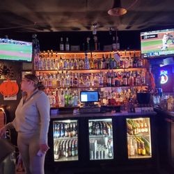 Smog Cutter Lounge - Bar and Automn