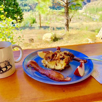 Eagle Horizons Mountain Oasis - Idaho coffee, huckleberry French toast casserole, Idaho bacon and white peaches for breakfast. With this view! Carol is the best! - Bed & Breakfast Near Me - Lowman, Idaho Eagle Horizons Mountain Oasis - Idaho coffee, huckleberry French toast casserole, Idaho bacon and white peaches for breakfast. With this view! Carol is the best! - Bed & Breakfast Near Me - Lowman, Idaho