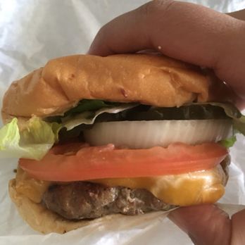 Bobbie's Dairy Dip - Spicy burger - Ice Cream & Frozen Yogurt Near Me - Nashville, Tennessee