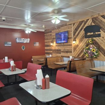 Bones Backstreet BBQ Jemison - Inside - Barbeque Near Me - Jemison, Alabama Bones Backstreet BBQ Jemison - Inside - Barbeque Near Me - Jemison, Alabama