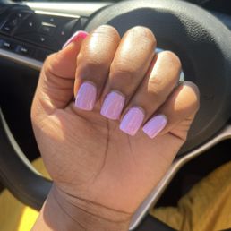 Just look what I got today,  looks old and very bad in person, the nails are not in the same level, I'll never come back here again,
