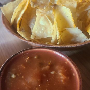 El Coyote - Chips and salsa - New Mexican Cuisine Near Me - Oklahoma City, Oklahoma