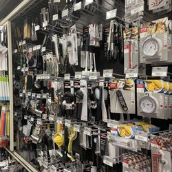 Laurel Ace Hardware - Expanded housewaress