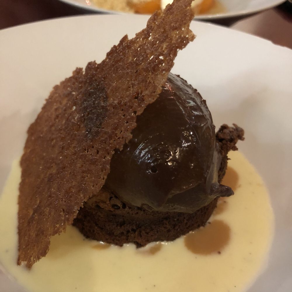 Juvéniles - A very refined brownie type cake with chocolate pudding. - French Near Me - Paris, 75 Juvéniles - A very refined brownie type cake with chocolate pudding. - French Near Me - Paris, 75