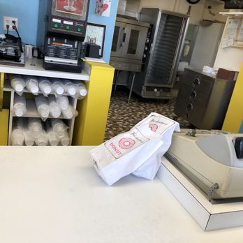 Queen Donut Shop - Donuts Near Me - Houston, Texas Queen Donut Shop - Donuts Near Me - Houston, Texas