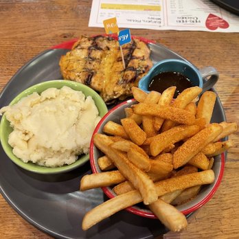 Nando's - Medium Chicken Butterfly with Peri Chips, Creamy Mash and Gravy £14 - Fast Food Near Me - Watford, HRT
