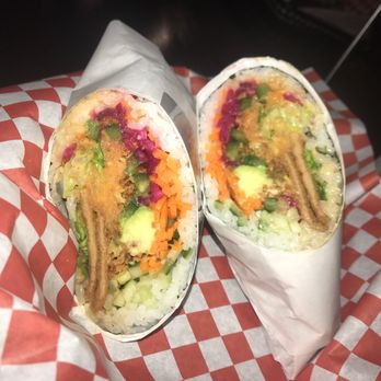 En Hakkore 2.0 - Vegetarian sushi burrito! @studiousfoodiousla - Asian Fusion Near Me - Chicago, Illinois En Hakkore 2.0 - Vegetarian sushi burrito! @studiousfoodiousla - Asian Fusion Near Me - Chicago, Illinois