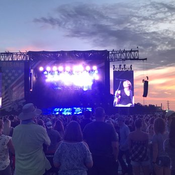 Hometown Rising - Big stage area at sunset. - Festivals Near Me - Louisville, Kentucky Hometown Rising - Big stage area at sunset. - Festivals Near Me - Louisville, Kentucky