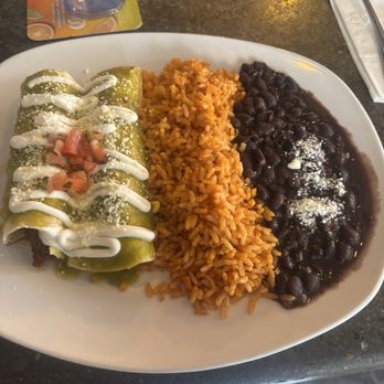 El Camion - Steak enchiladas w/ rice and beans - Mexican Near Me - New York, New York El Camion - Steak enchiladas w/ rice and beans - Mexican Near Me - New York, New York