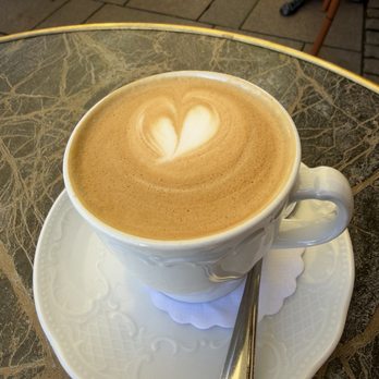 Café Maldaner - Flat White - Breakfast & Brunch Near Me - Wiesbaden, HE Café Maldaner - Flat White - Breakfast & Brunch Near Me - Wiesbaden, HE