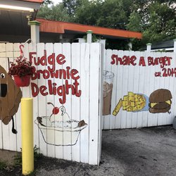 Shake A Burger - Outside