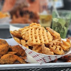 Crosstown Pub & Grill Naperville - Wings n fries....consistently good