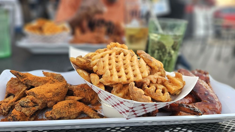 Crosstown Pub & Grill Naperville