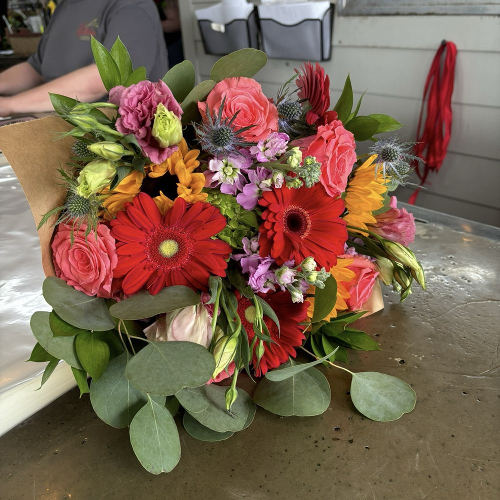 Holliday Flowers & Events - Florists Near Me - Memphis, Tennessee Holliday Flowers & Events - Florists Near Me - Memphis, Tennessee