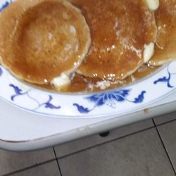 Kathy's Cafe - I love Dennis pancakes I must eat them everyday!!