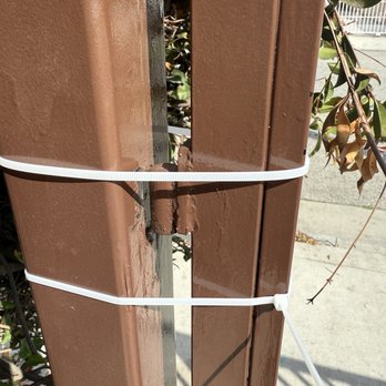 Up To Date Iron Works - Poor work and gate being held up by zip ties. - Fences & Gates Near Me - Los Angeles, California Up To Date Iron Works - Poor work and gate being held up by zip ties. - Fences & Gates Near Me - Los Angeles, California