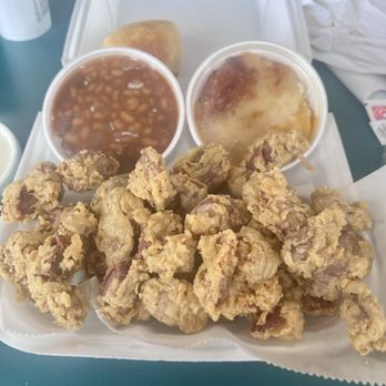Big H Chicken - Gizzards, baked beans, and peach cobbler. - Chicken Shop Near Me - Eufaula, Alabama
