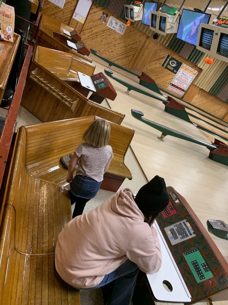 Dave's Lanes Logo