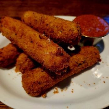 Hop Valley Brewing Company - Mozzarella sticks with marinara - American Near Me - Springfield, Oregon Hop Valley Brewing Company - Mozzarella sticks with marinara - American Near Me - Springfield, Oregon