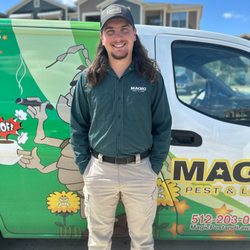 Magic Pest and Lawn - Magic Pest and Lawn technician Nathan