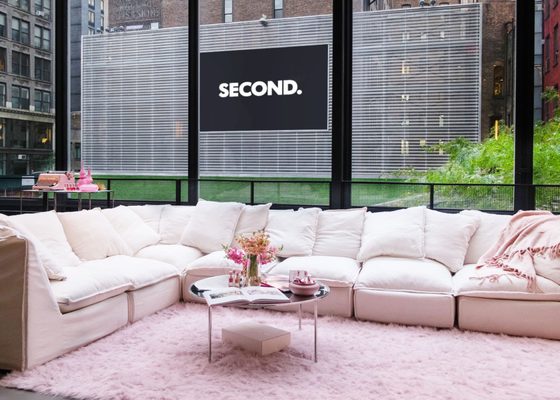 Big Screen Plaza by null