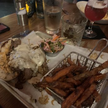 44 & King - Philin Groovy Beef Sandwich with sweet potato fries - Pubs Near Me - Myrtle Beach, South Carolina