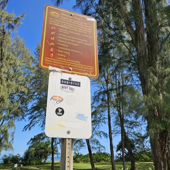 Kahana Bay Beach - Rules for the park - Beaches Near Me - Kahana, Hawaii Kahana Bay Beach - Rules for the park - Beaches Near Me - Kahana, Hawaii