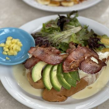 Cream Pot - Eggs Benedict - Breakfast & Brunch Near Me - Honolulu, Hawaii Cream Pot - Eggs Benedict - Breakfast & Brunch Near Me - Honolulu, Hawaii