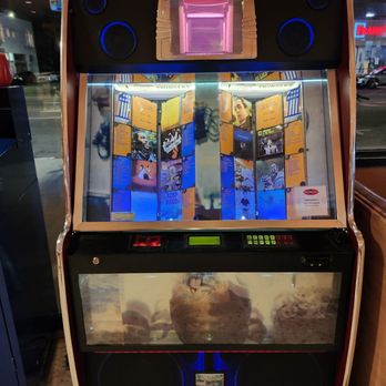 Swingers Diner - Diners Near Me - Los Angeles, California Swingers Diner - Diners Near Me - Los Angeles, California