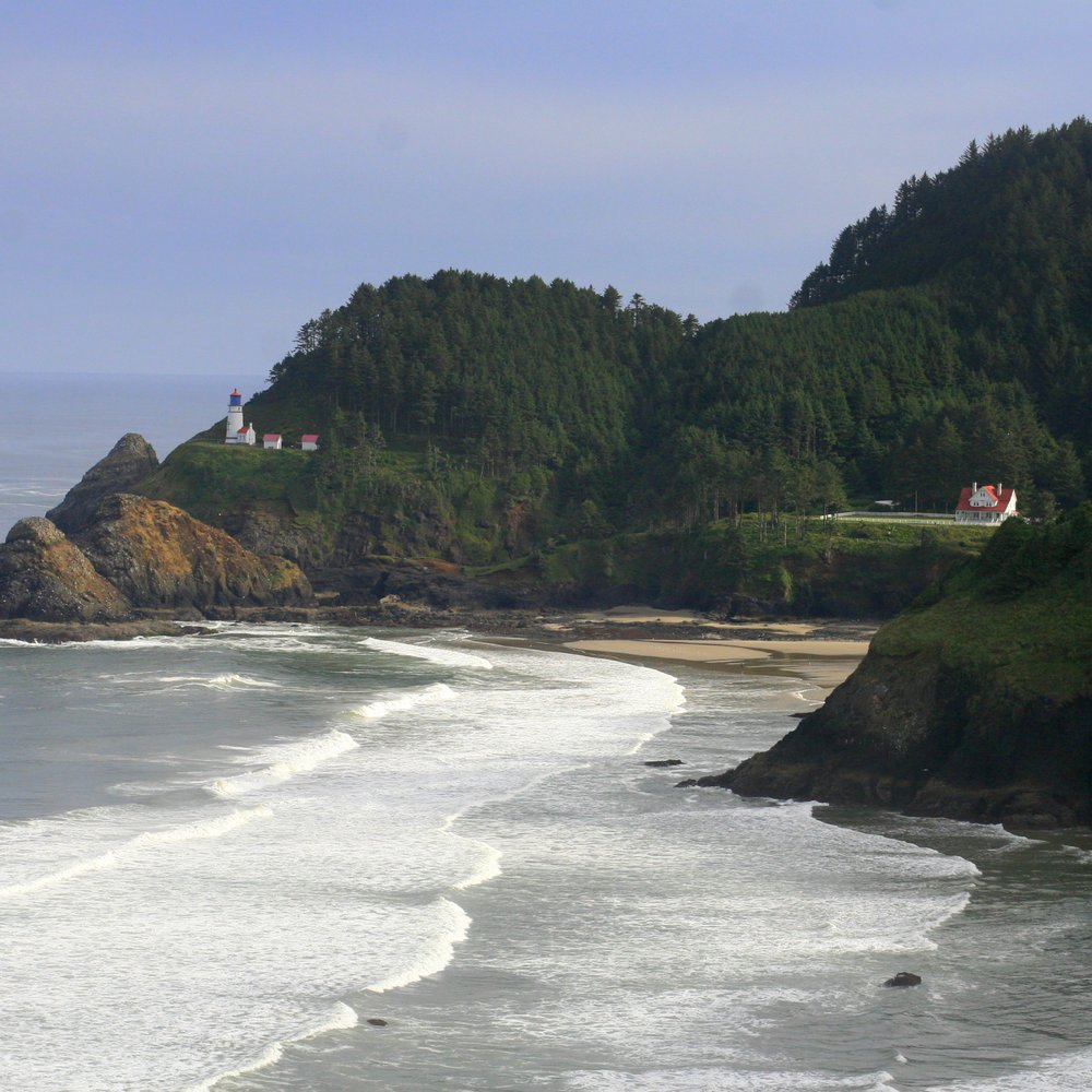 Heceta Head Lighthouse - Lighthouse, headlands, and B&B. - Landmarks & Historical Buildings Near Me - Florence, Oregon Heceta Head Lighthouse - Lighthouse, headlands, and B&B. - Landmarks & Historical Buildings Near Me - Florence, Oregon