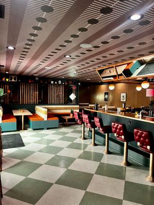 GoodTimes Full Service bar by null