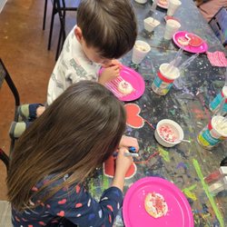 This n’ That Creative Studio - Decorating cookies
