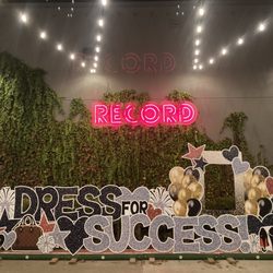 Card My Yard - We offer stands for your indoor events!