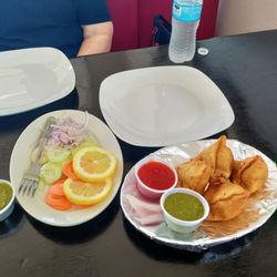 Indo Pak Restaurant N Grill - Vegetable Samosas, VERY GOOD Appetizer.!!