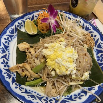 Roodle Rice & Noodle Bar - Chicken Pad Thai - Noodles Near Me - Wallingford, Connecticut Roodle Rice & Noodle Bar - Chicken Pad Thai - Noodles Near Me - Wallingford, Connecticut