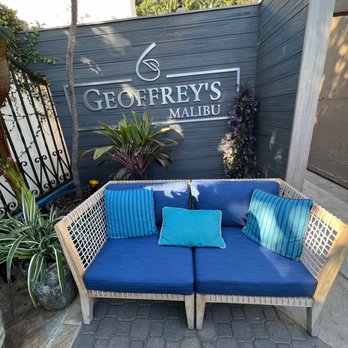Geoffrey's Malibu - Entrance - Seafood Near Me - Malibu, California