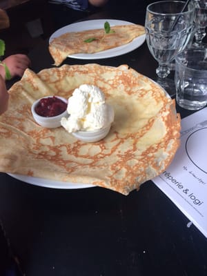 Crêperie & Logi by null