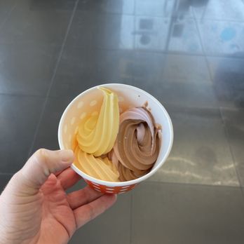 Lol Yogurt - Frankens Pumpkin Pie Bar, Dole Whip and Chocolate Strawberry - Desserts Near Me - Huntington Beach, California