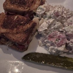 Farley’s Pub - Corned beef Reuben.