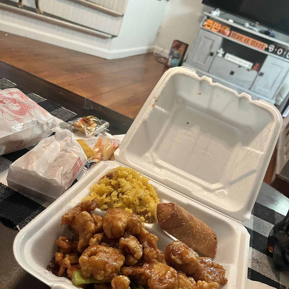 Nam Wah Chinese Vietnamese - General Tso's chicken with shrimp and pork fried rice and an egg roll - Chinese Near Me - Berea, Ohio