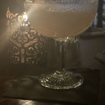 Anchor Spa - Cocktail Bars Near Me - New Haven, Connecticut
