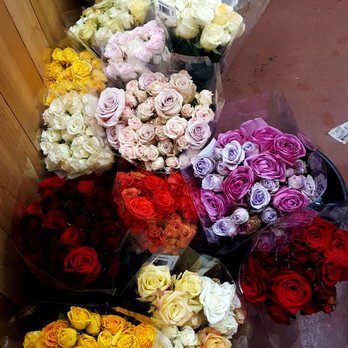 Trader Joe's - Valentine's Day Roses and baby's breath for sale day after. 2/15/2019 - Grocery Near Me - New York, New York Trader Joe's - Valentine's Day Roses and baby's breath for sale day after. 2/15/2019 - Grocery Near Me - New York, New York