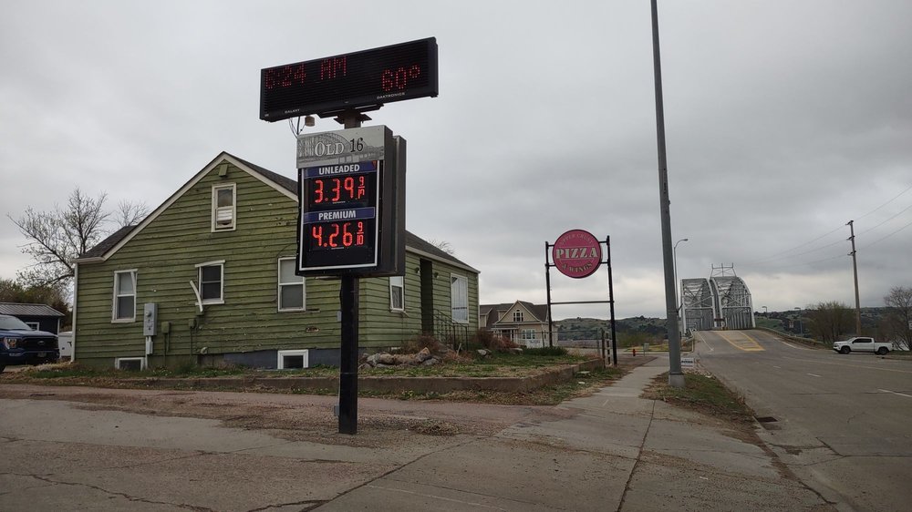 OLD 16 Updated September 2024 201 W King St, Chamberlain, South