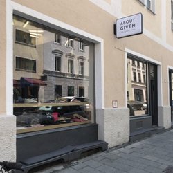 ABOUT GIVEN - ABOUT GIVEN - located in the nicest street of Munich!