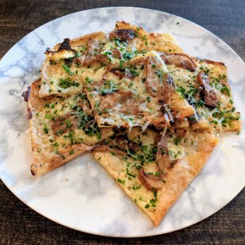 Le Benjamin - 08/27/23 Tarte Flambée Gratinée, Cepe Mushrooms, Comté Cheese - Bars Near Me - Oslo, 03