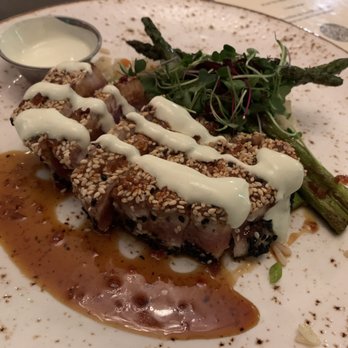 Wellington's - Seared tuna - Bars Near Me - Albany, New York