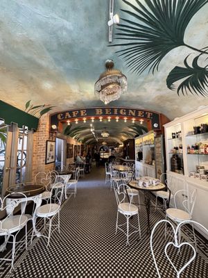 Cafe Beignet, Royal Street by null