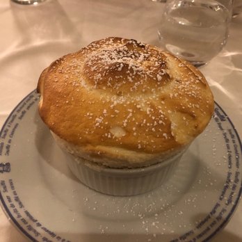 Le Soufflé - My delicious dinner was a soufflé of chicken with mushroom sauce-this is a picture of my crème brûlée dessert . - French Near Me - Paris, 75 Le Soufflé - My delicious dinner was a soufflé of chicken with mushroom sauce-this is a picture of my crème brûlée dessert . - French Near Me - Paris, 75