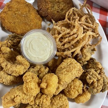C'est Bon Cafe - Seafood Platter - Seafood Near Me - Houma, Louisiana
