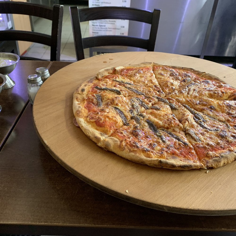 Pizza El Fredo - Half cheese, half anchovies. Delicious. - Italian Near Me - Berlin, BE Pizza El Fredo - Half cheese, half anchovies. Delicious. - Italian Near Me - Berlin, BE